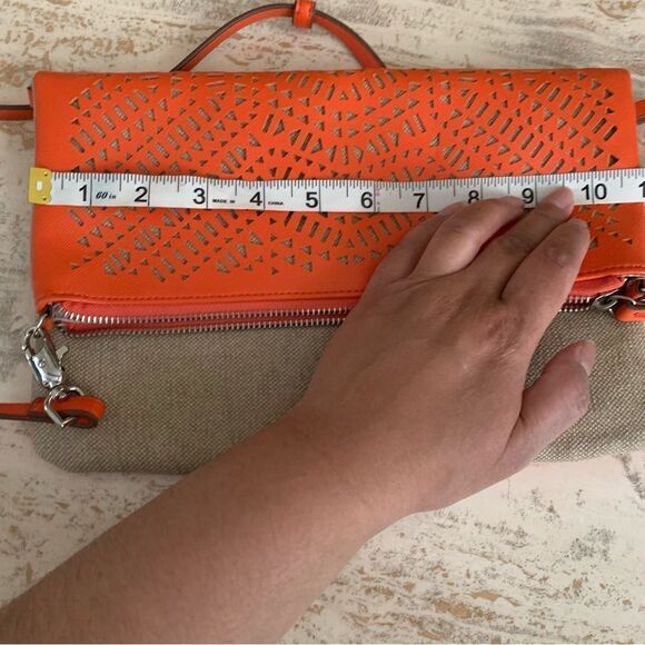 Stella and Dot Waverly petite Crossbody - Picture 14 of 15